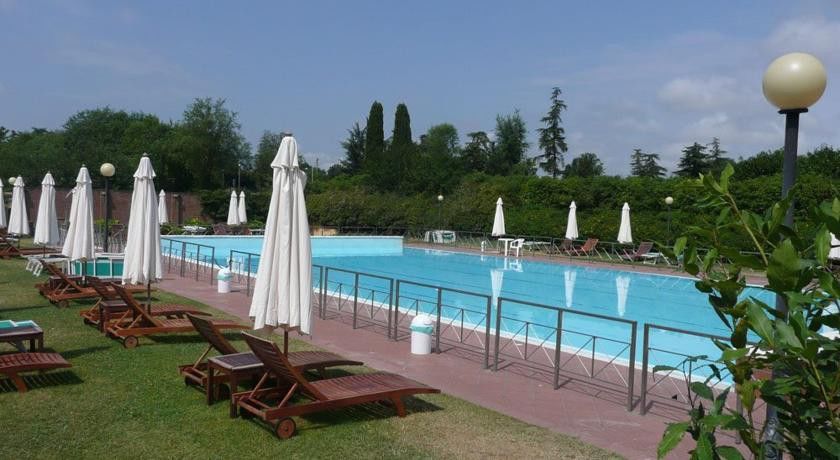 Matilde Di Canossa Golf Spa & Hotel Resort Reggio Emilia Eksteriør billede