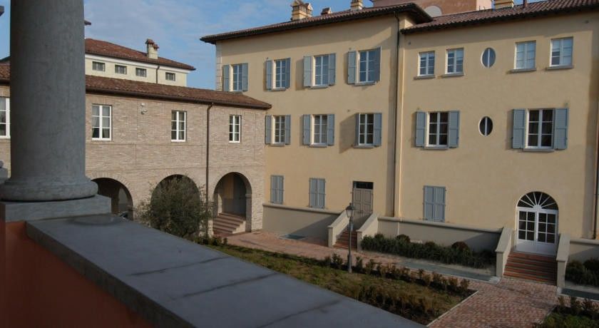 Matilde Di Canossa Golf Spa & Hotel Resort Reggio Emilia Eksteriør billede